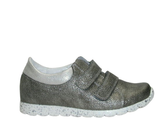 P1011458-removebg-preview (1).png